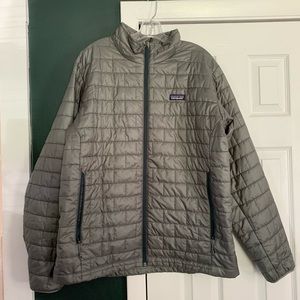 Men’s Patagonia gray quilted nano puff jacket